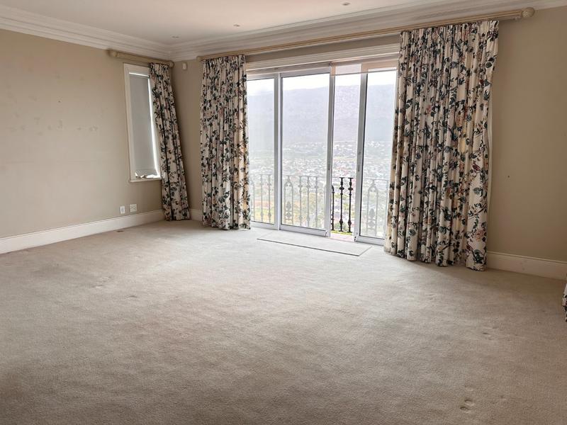 To Let 4 Bedroom Property for Rent in Fish Hoek Western Cape